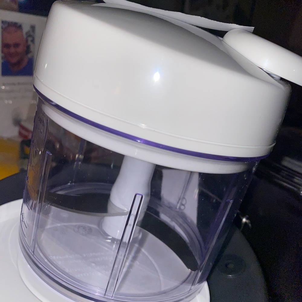 BRAND NEW! Pampered Chef Manual Food Processor